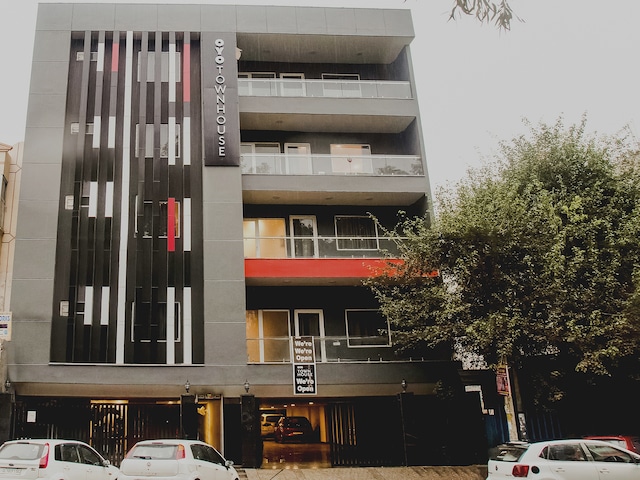 Super Townhouse Dilshad Garden Near Dilshad Garden Metro Station