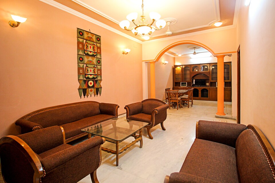 OYO Studios 629 Vyapar Kendra, Huda 2, Gurgaon