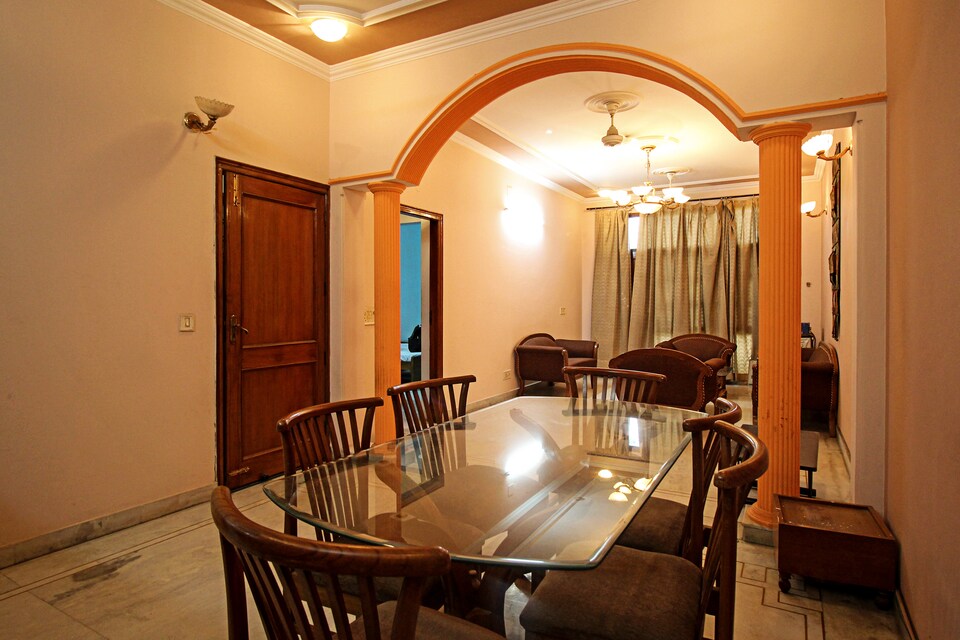 OYO Studios 629 Vyapar Kendra, Huda 2, Gurgaon