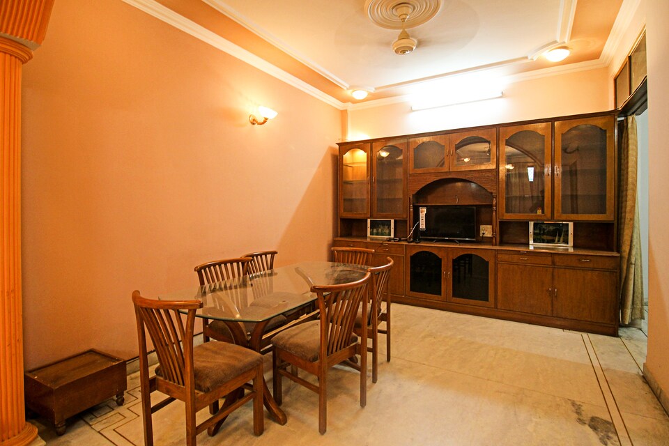 OYO Studios 629 Vyapar Kendra, Huda 2, Gurgaon