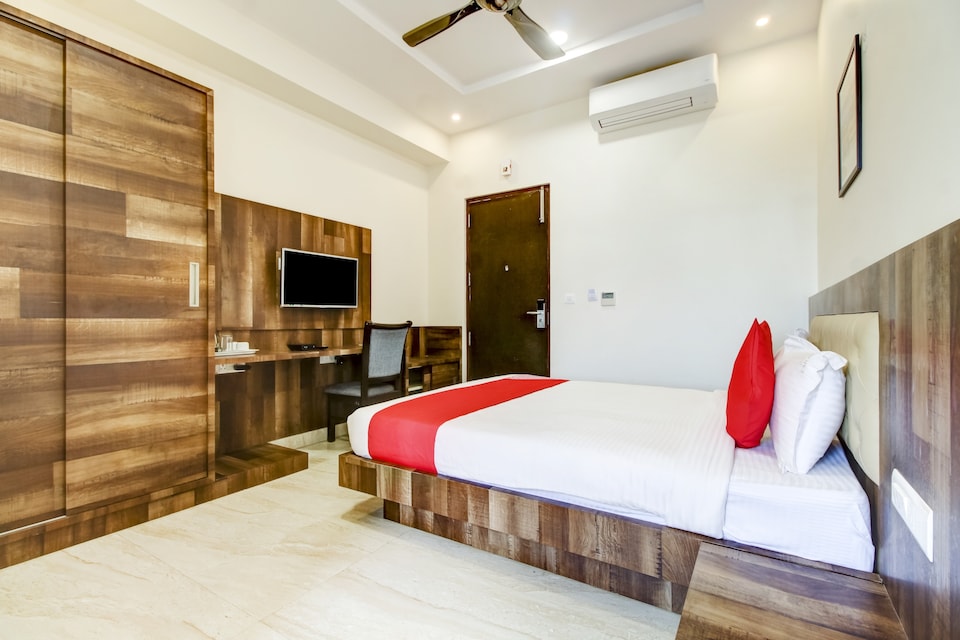 OYO 75972 Emora Hotel And Suites, Marathahalli Bangalore, Bangalore