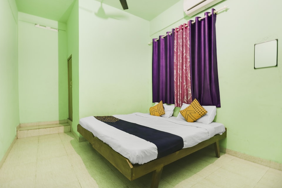 SPOT ON 75982 Sas Tourist Home, Calicut City-II, Calicut