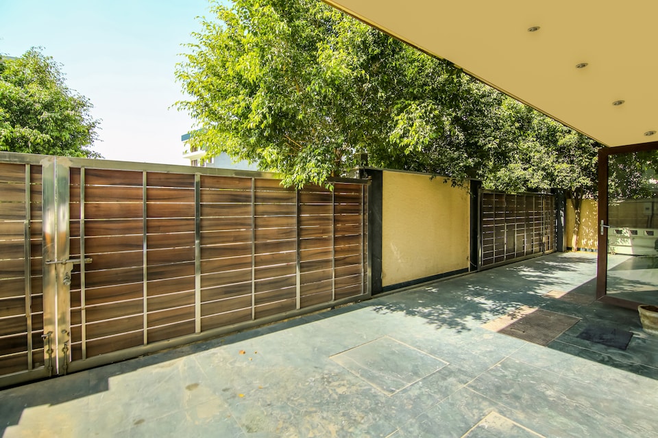 Collection O 75985 Hazzy Stays , Golf Course Road, Gurgaon