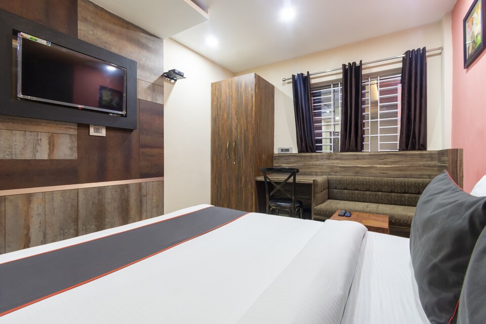 Collection O 76001 Middleton Desire , Chandrasekharpur, Bhubaneswar