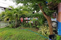 OYO 75352 Hotel Family House And Resort Phetchaburi