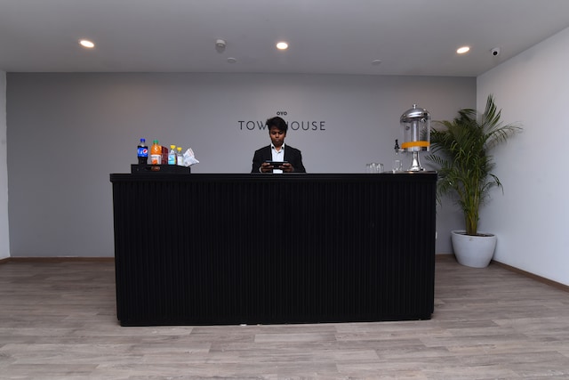 Townhouse Rudra Inn Near Chhatarpur Metro Station