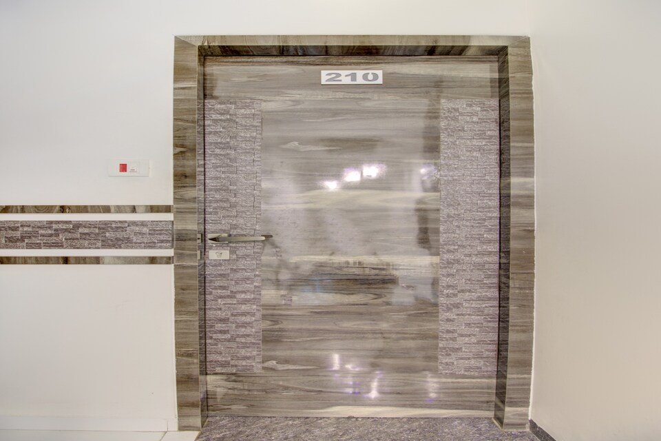 OYO Flagship 76034 Hotel Magnet, Andheri East, Mumbai