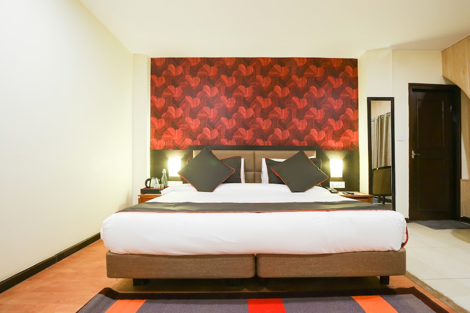 Collection O 50200 Presidency Inn Hazratganj, Hazratganj Lucknow, Lucknow