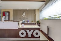 OYO 90042 Emerald Towers