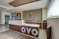 OYO 90042 Emerald Towers