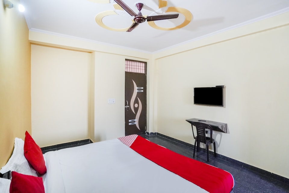 OYO Globe House Near Noida Sector Metro Station, Greater Noida, Noida