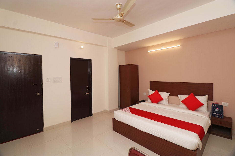 OYO Flagship 24051 Insight Inn, Gomti Nagar Lucknow, Lucknow