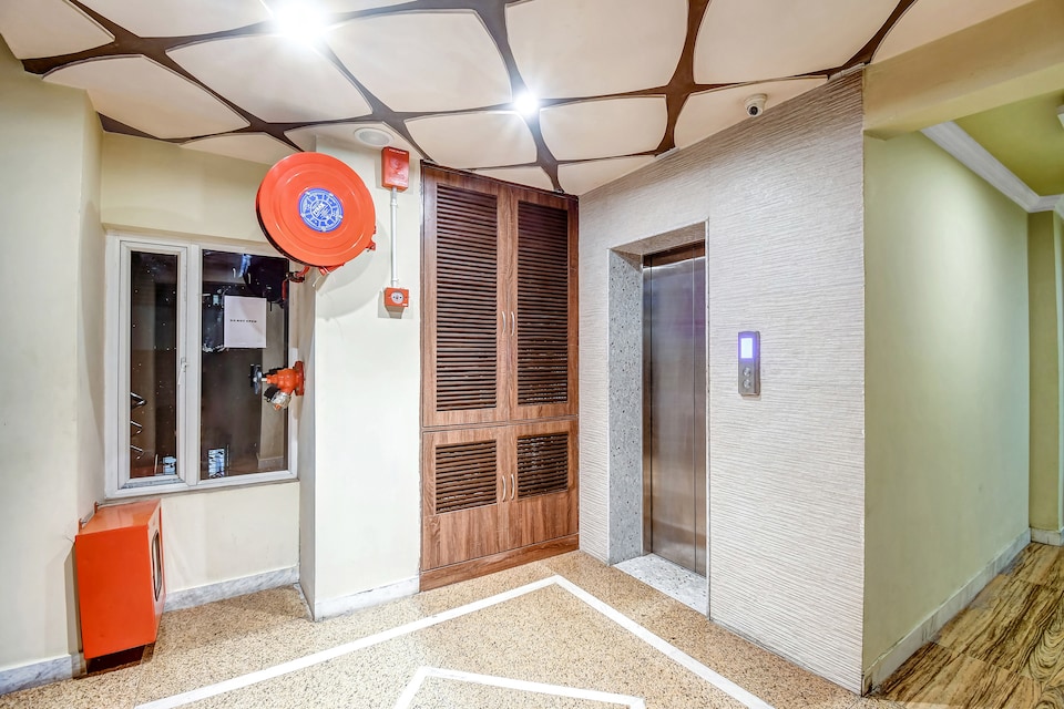 OYO 76055 Ratna Palace, Alipore Kolkata, Kolkata