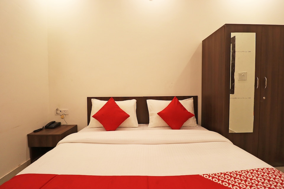 OYO Flagship 36992 SRG Residency, Pitampura - Rohini Delhi, Delhi