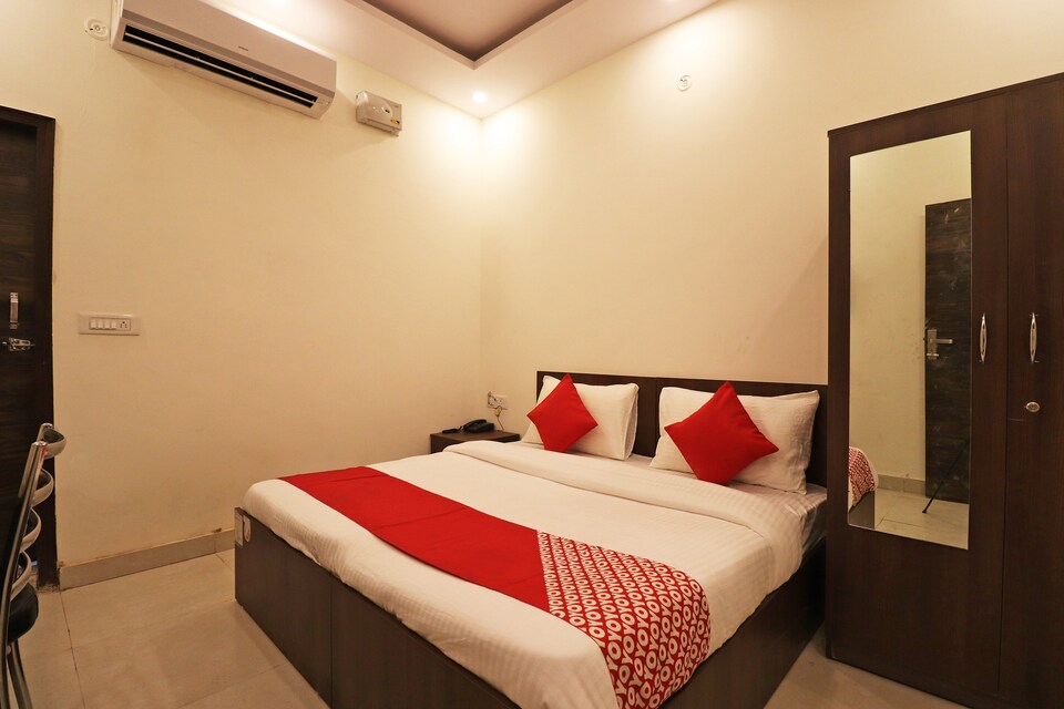OYO Flagship 36992 SRG Residency, Pitampura - Rohini Delhi, Delhi