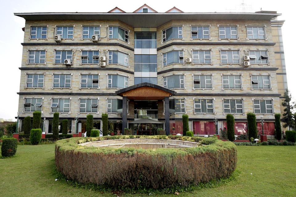 OYO 6409 Hotel Silver Star, Sonawar Srinagar, Srinagar