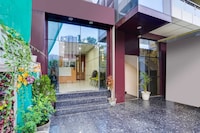 Hotel O Divy Noida Sector 50 Metro Station