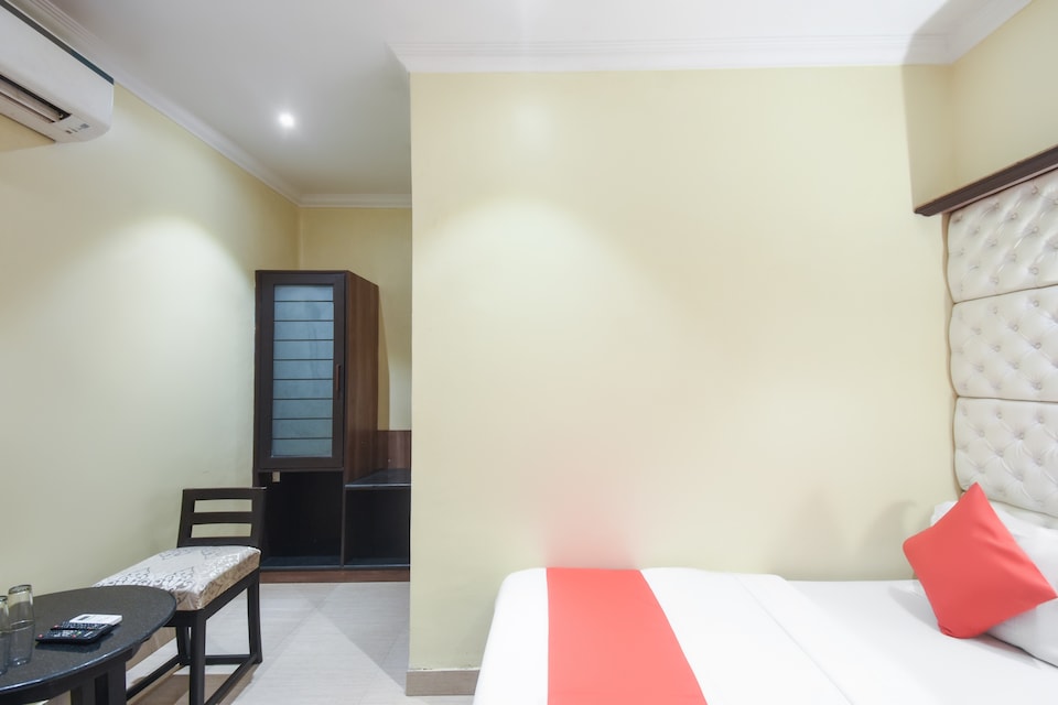 OYO 76071 Hotel Gulshan Inn, Esplanade Kolkata, Kolkata