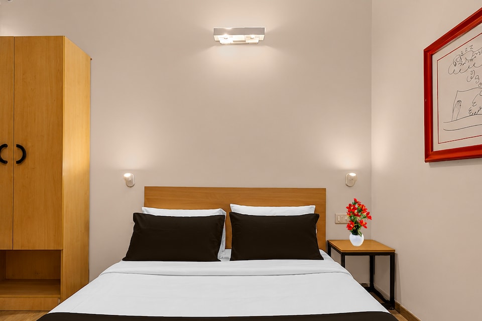 Super Townhouse Kadugodi Park Formerly Sarvar Hospitality, Whitefield Bangalore, Bangalore