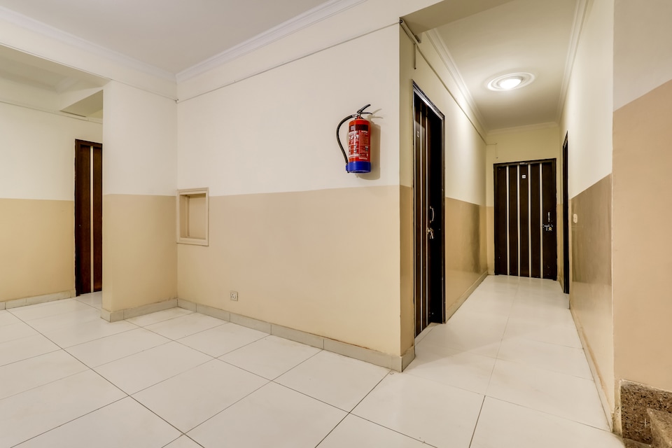 OYO Flagship 61086 S R Residency, Saket Delhi, Delhi