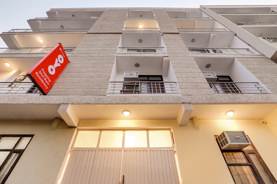 OYO Flagship 61086 S R Residency, Saket Delhi, Delhi