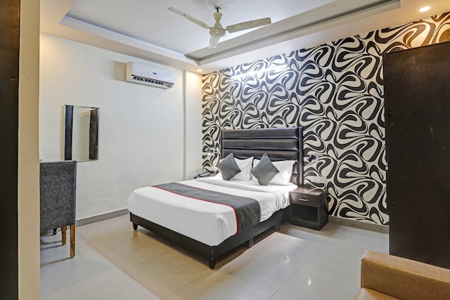 Super TOWNHOUSE THE HOTEL DIAMOND VASUNDHARA