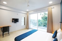 Hotel O Moody Moon Blue