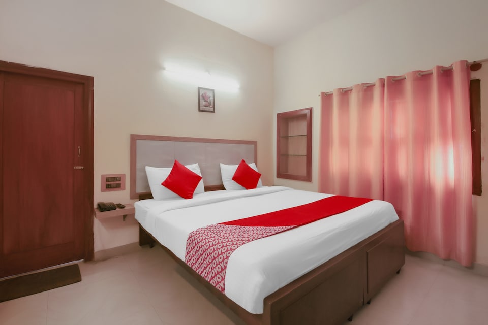 OYO Flagship 32997 Hotel Kaveri Bed & Breakfast, Mysore City Center, Mysore