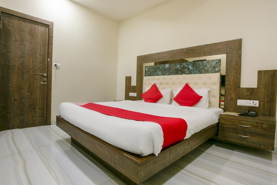 OYO Flagship 76107 Royce Executive, Mumbai Chembur-Kurla-Ghatkopar, Mumbai