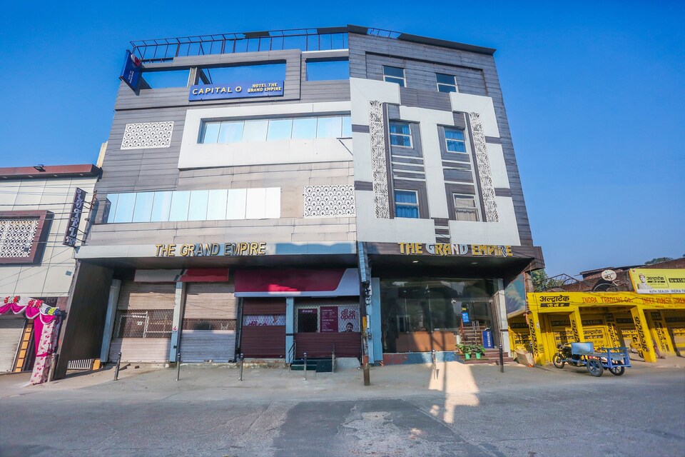 Capital O 76126 Hotel Luxury Living , Moradabad, मुरादाबाद