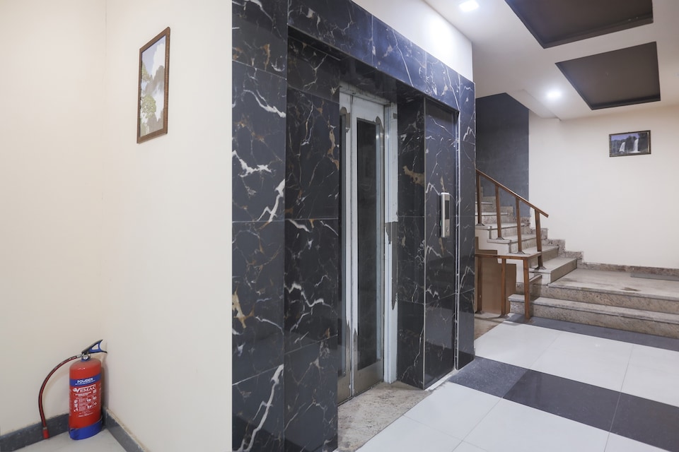 Capital O 76126 Hotel Luxury Living , Moradabad, मुरादाबाद