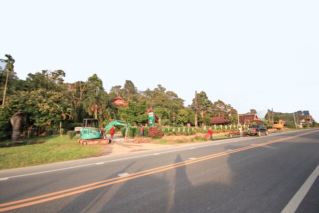 OYO 75353 Loy Chalet Resort