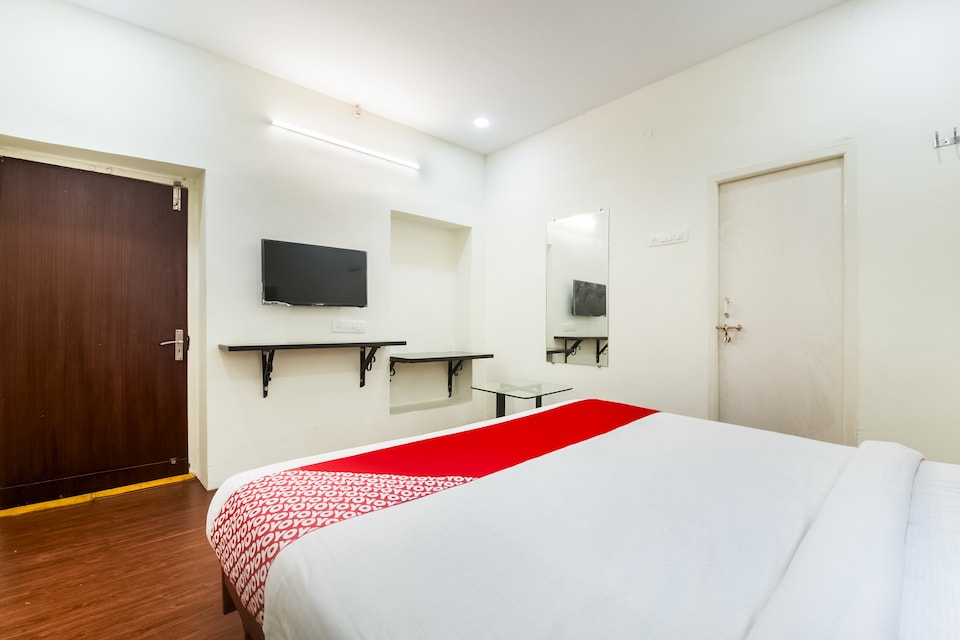 OYO 76129 Rk Inn, Guntur, Guntur