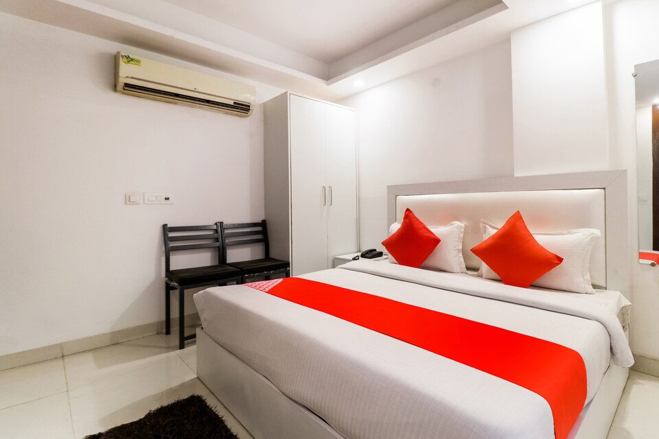 OYO Hotel Silver Estate, Airport Delhi, Delhi Transit