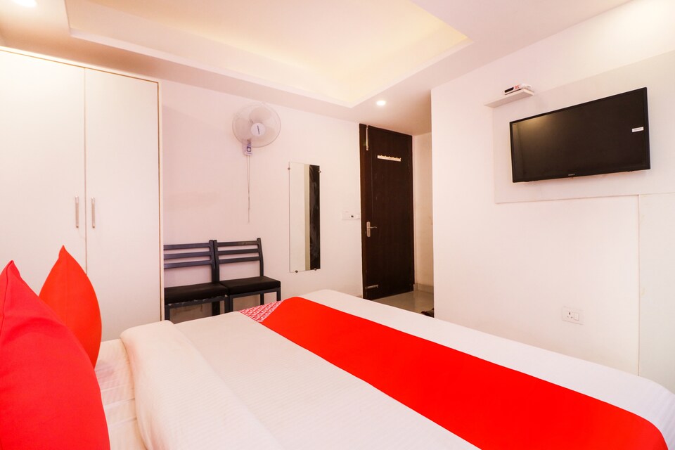 OYO Hotel Silver Estate, Airport Delhi, Delhi Transit
