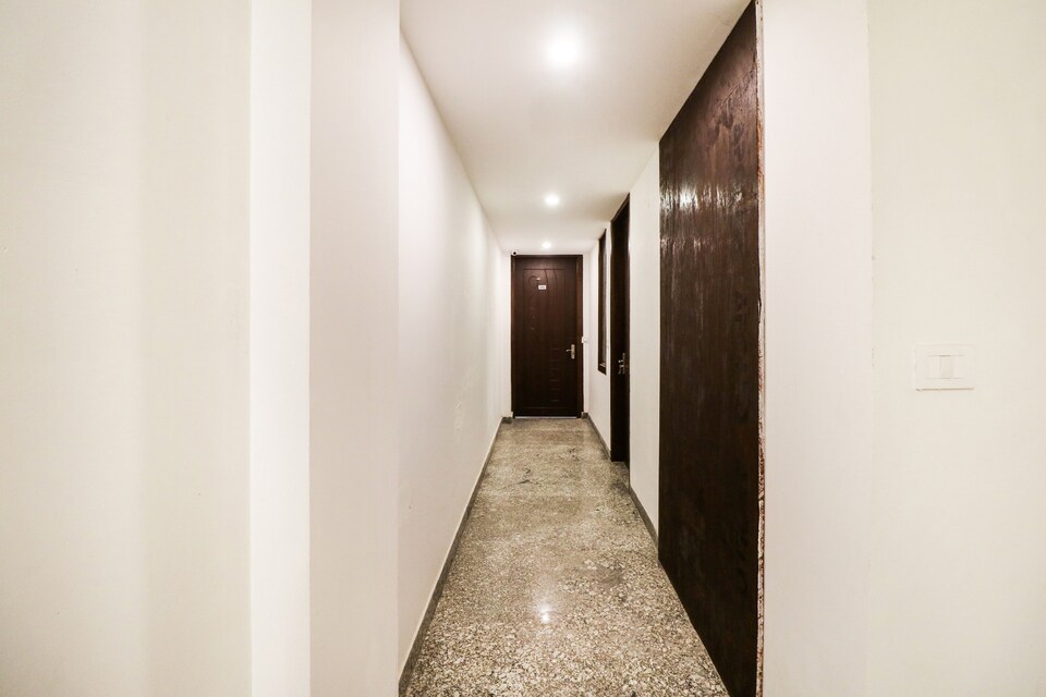 OYO Hotel Silver Estate, Airport Delhi, Delhi Transit