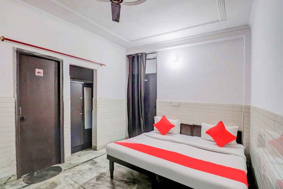 OYO Sai Palace Near Jasola Vihar Shaheen Bagh Metro Station, Okhla Jasola Delhi, Delhi