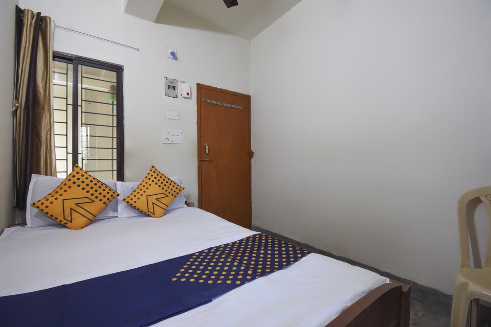 Flagship H B Guest House, Flagship Kolkata, Book ₹850 OYO