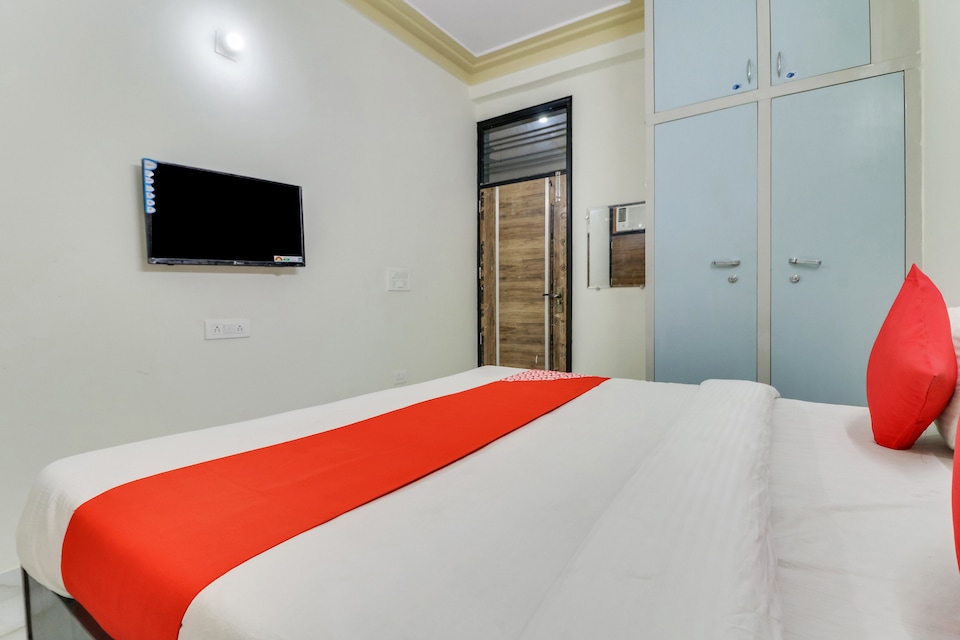 OYO Flagship 76142 Sweet Home , Greater Noida, Noida