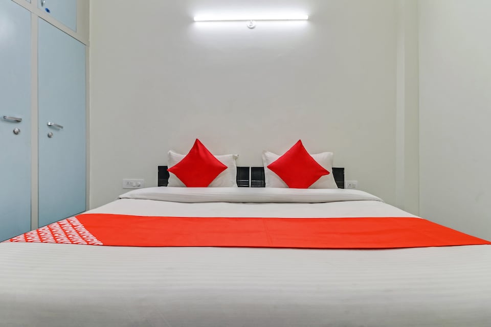 OYO Flagship 76142 Sweet Home , Greater Noida, Noida