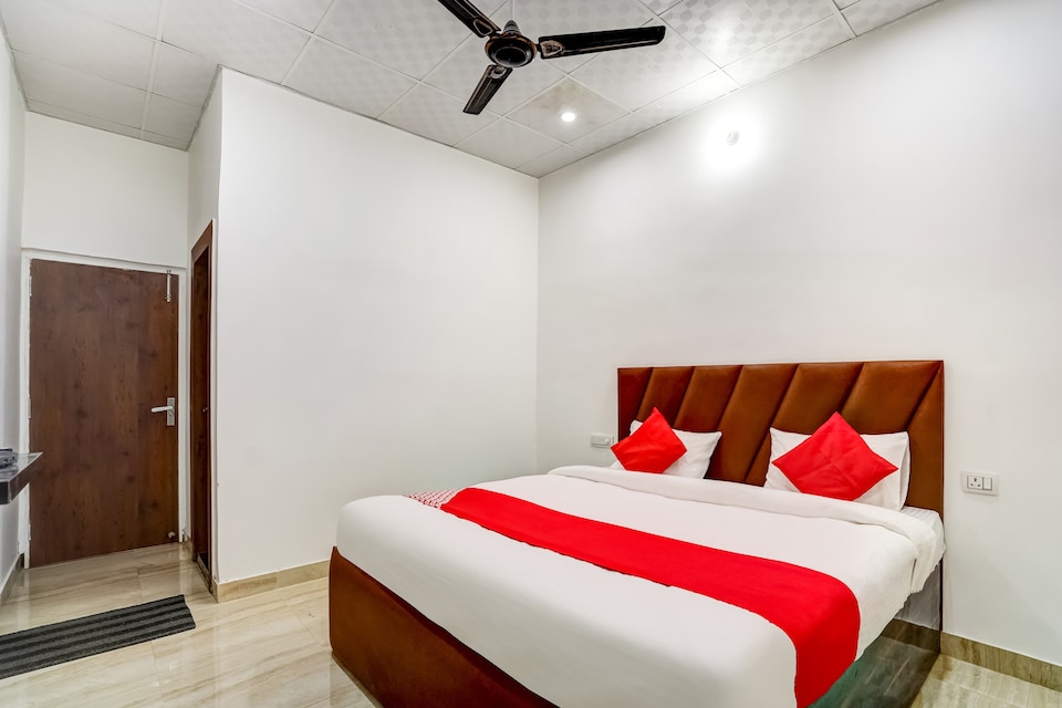 Hotel O Aashirvad, Faridabad, Faridabad