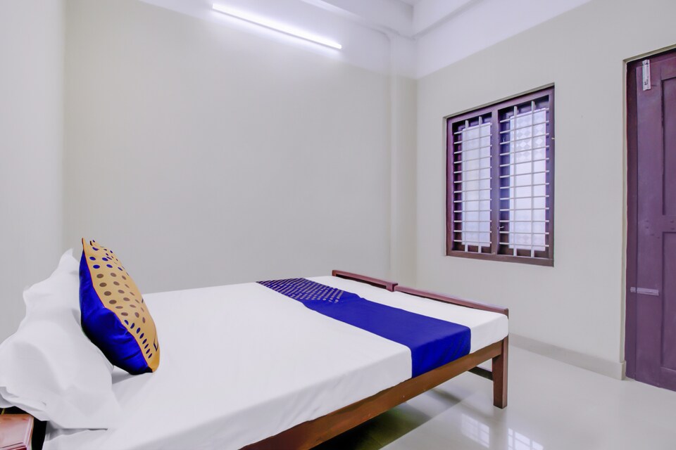 SPOT ON 76148 Vikas Tourist Home, Calicut City-II, Calicut