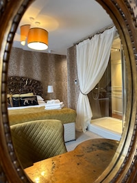 OYO The Townhouse