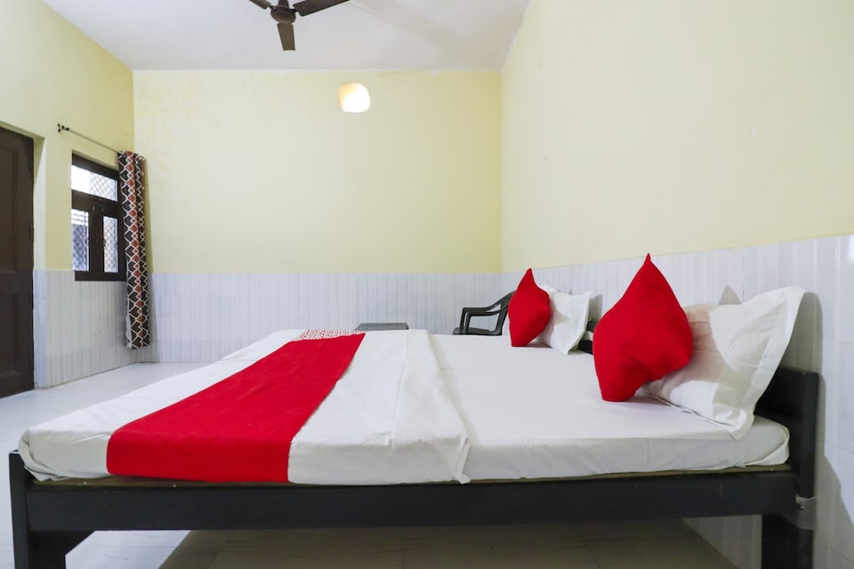 OYO 76167 Siddhant Guest House, Prem Mandir Vrindavan, Vrindavan