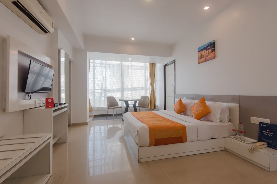 OYO 6421 Hotel Aura, Mumbai BCEC, Mumbai
