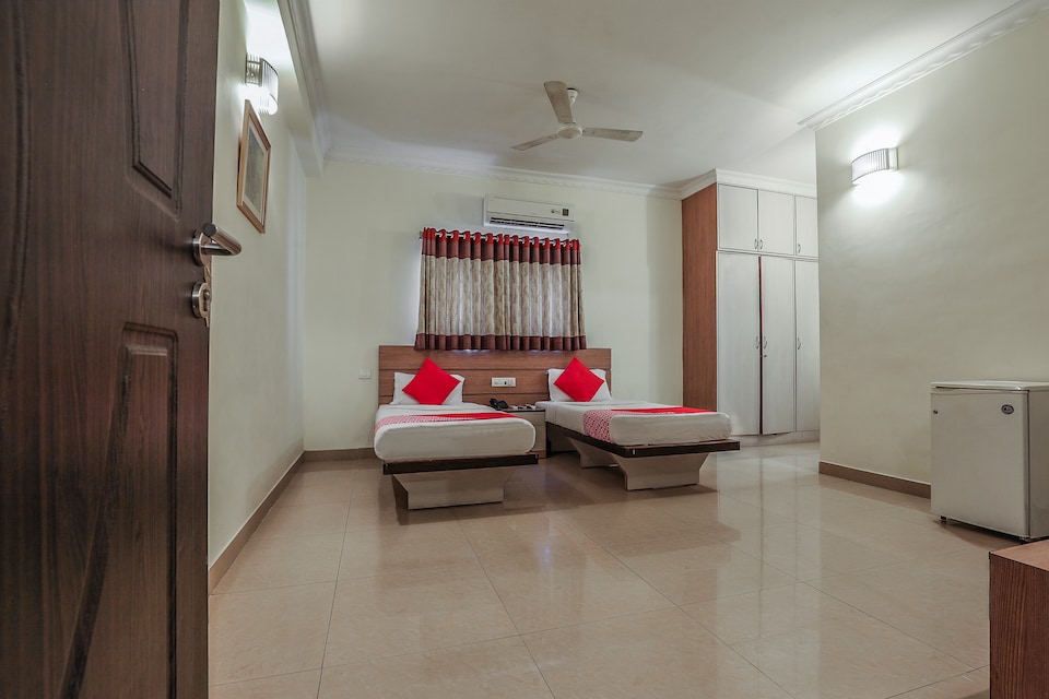 Capital O 6422 Luxor Park, Madhapur-II, Hyderabad