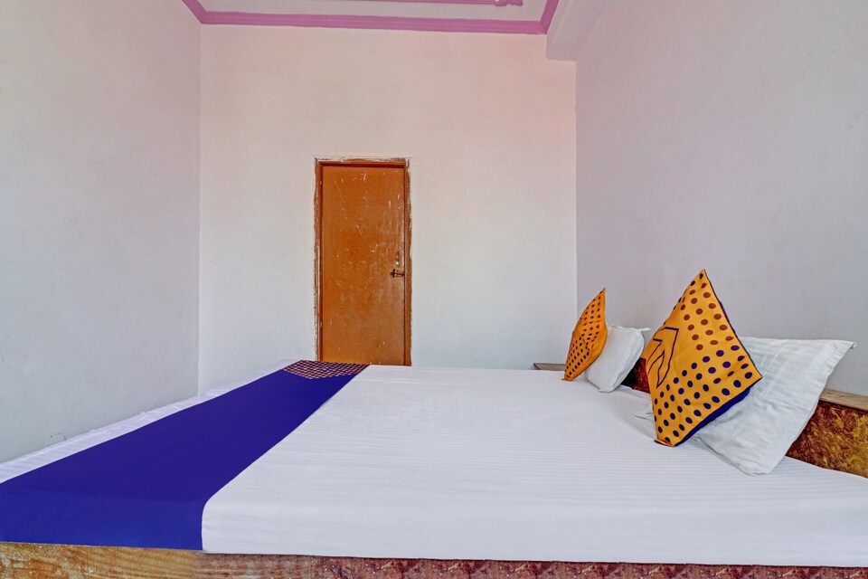 SPOT ON 76207 Krishna Balram Guest House, Janam Bhoomi Mathura, Mathura