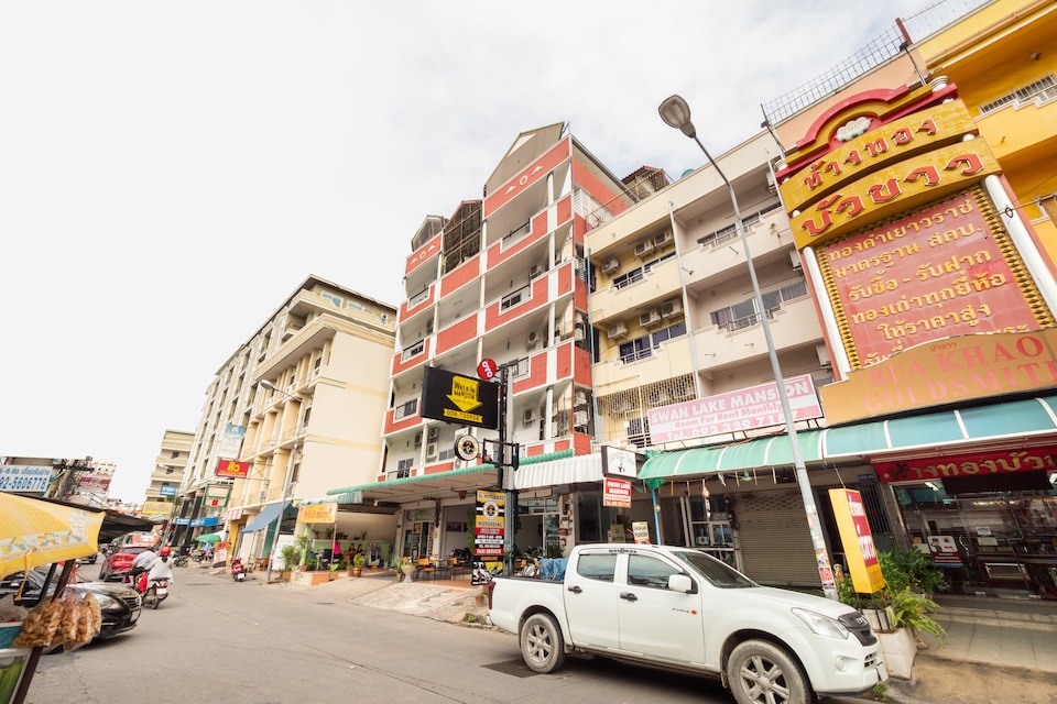 OYO 75360 Walk In Hotel, Pattaya Beach P0, Pattaya