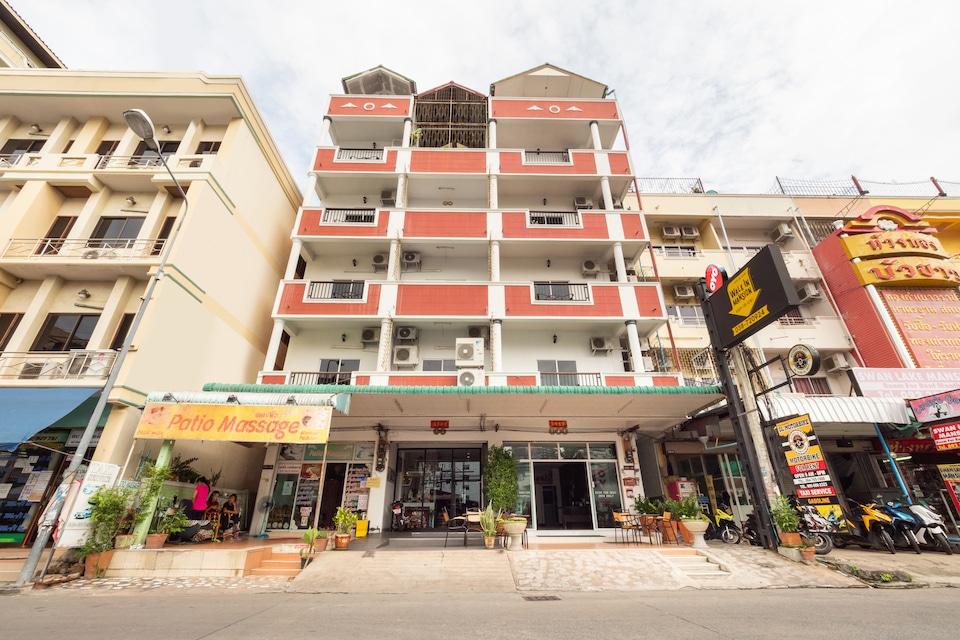 OYO 75360 Walk In Hotel, Pattaya Beach P0, Pattaya