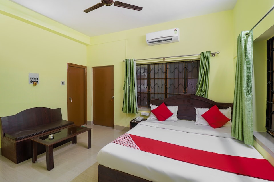 Honey O Regency City Center Metro Station, Salt Lake Kolkata, Kolkata